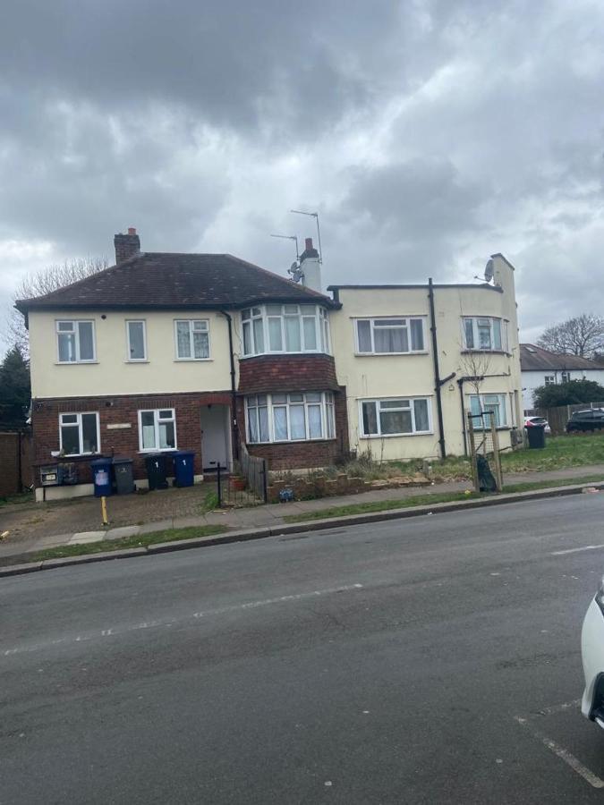 Grey Double Bedroom London Exterior photo